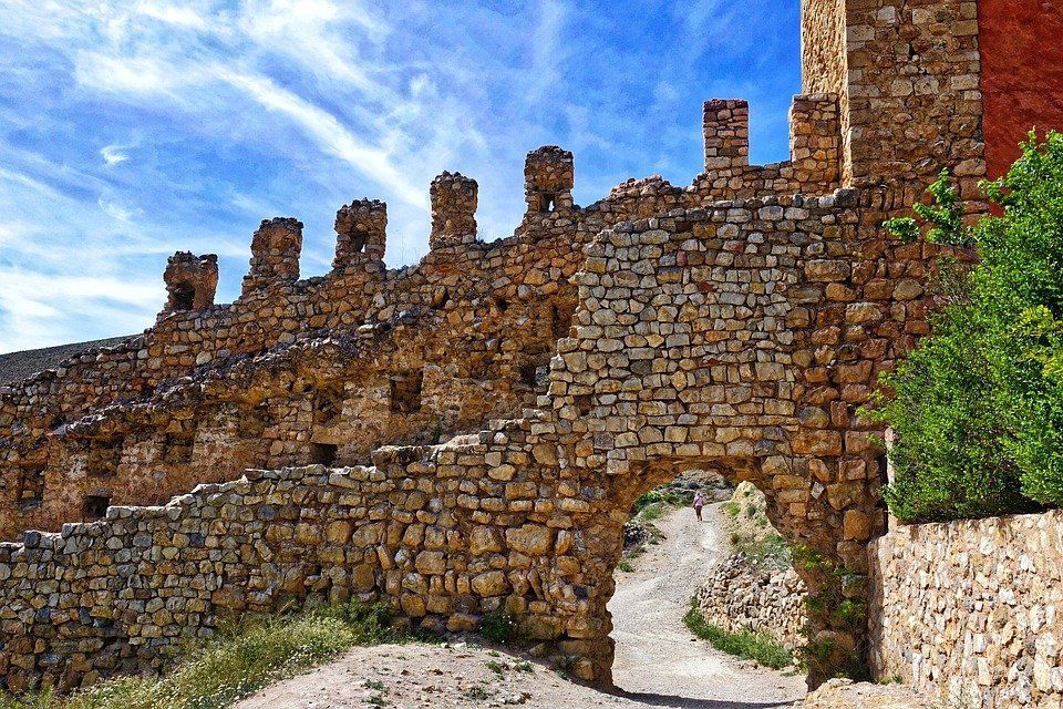 El Cid; El primer destierro al servicio del Taifa de Zaragoza y la reconciliación con Alfonso VI